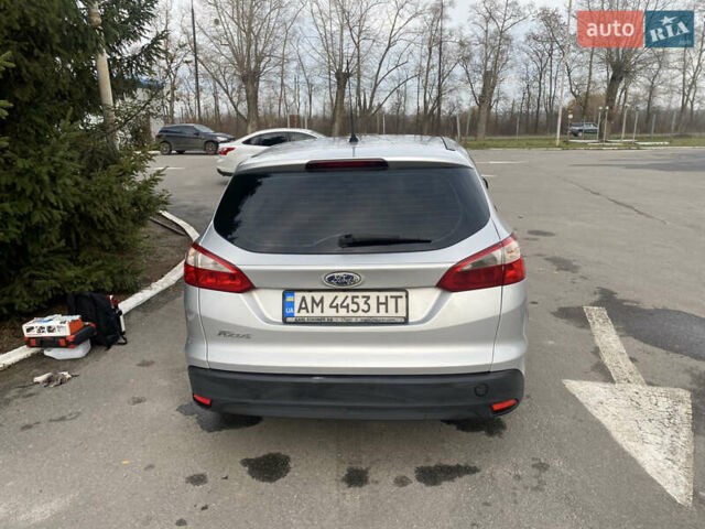Серый Форд Фокус, объемом двигателя 1.6 л и пробегом 243 тыс. км за 7300 $, фото 4 на Automoto.ua