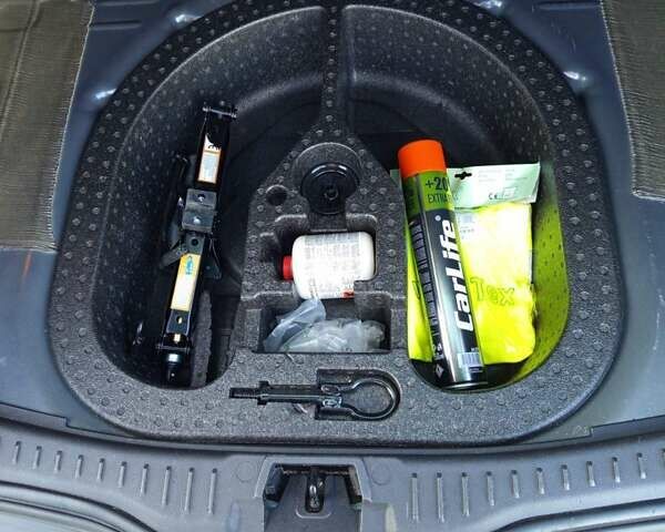 Серый Форд Фокус, объемом двигателя 1.56 л и пробегом 240 тыс. км за 7500 $, фото 52 на Automoto.ua