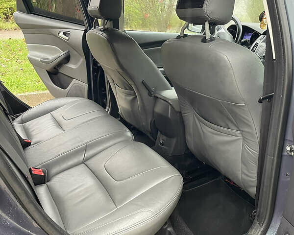 Серый Форд Фокус, объемом двигателя 1.56 л и пробегом 249 тыс. км за 8999 $, фото 12 на Automoto.ua