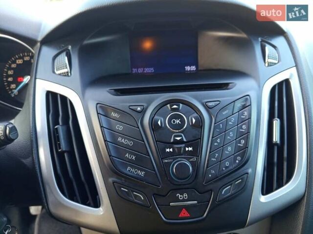 Серый Форд Фокус, объемом двигателя 1.56 л и пробегом 240 тыс. км за 7500 $, фото 68 на Automoto.ua