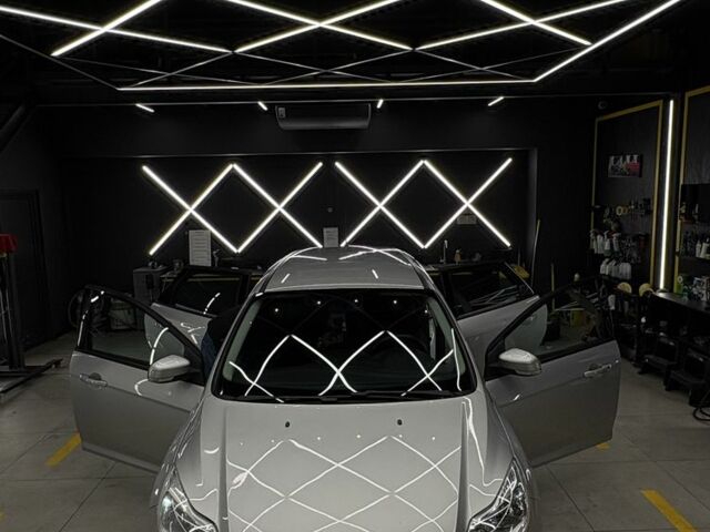 Серый Форд Фокус, объемом двигателя 1.6 л и пробегом 271 тыс. км за 6999 $, фото 1 на Automoto.ua