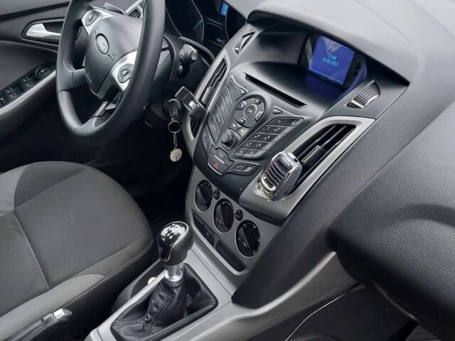 Сірий Форд Фокус, об'ємом двигуна 2 л та пробігом 265 тис. км за 7100 $, фото 5 на Automoto.ua