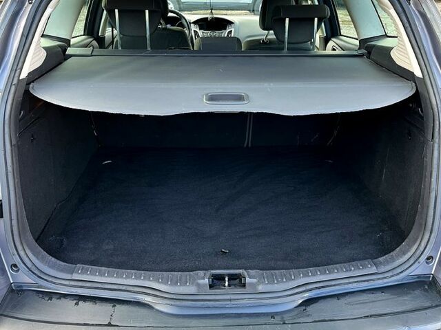 Серый Форд Фокус, объемом двигателя 1.6 л и пробегом 265 тыс. км за 6600 $, фото 12 на Automoto.ua