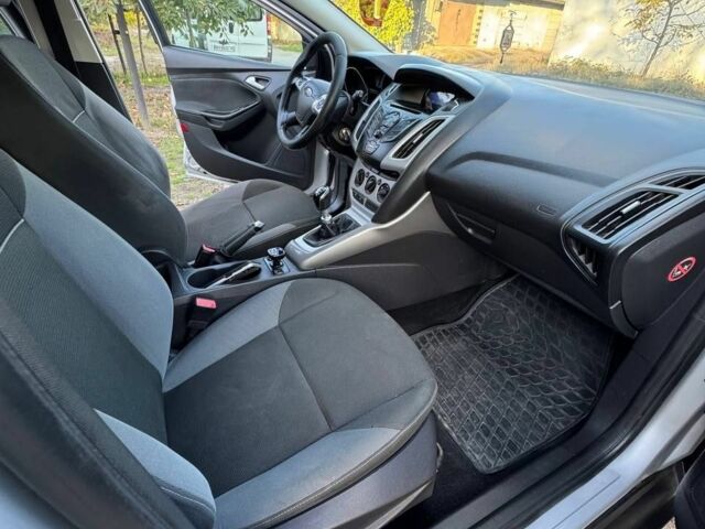 Серый Форд Фокус, объемом двигателя 1.6 л и пробегом 236 тыс. км за 4800 $, фото 7 на Automoto.ua