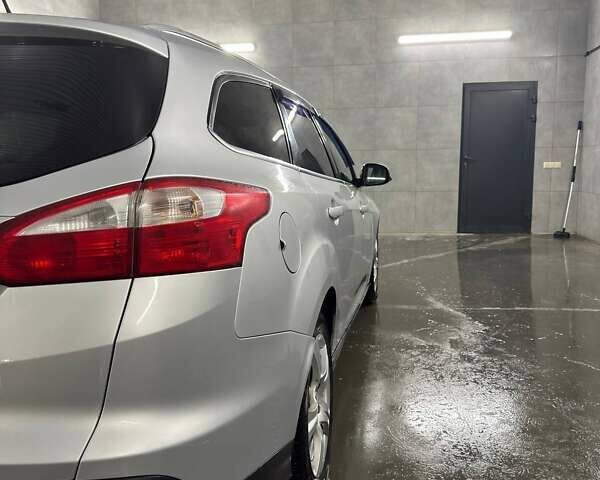 Серый Форд Фокус, объемом двигателя 1.6 л и пробегом 296 тыс. км за 7849 $, фото 3 на Automoto.ua