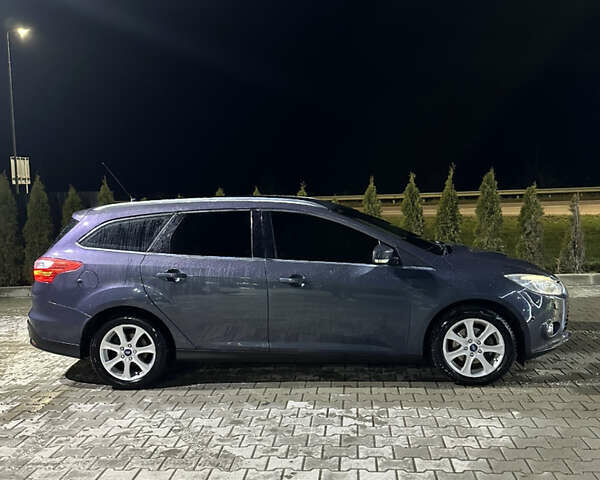 Серый Форд Фокус, объемом двигателя 1.6 л и пробегом 322 тыс. км за 8500 $, фото 3 на Automoto.ua