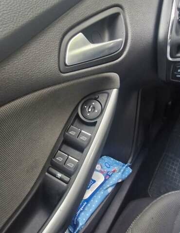 Сірий Форд Фокус, об'ємом двигуна 2 л та пробігом 275 тис. км за 8199 $, фото 12 на Automoto.ua