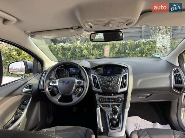 Серый Форд Фокус, объемом двигателя 1.6 л и пробегом 226 тыс. км за 8500 $, фото 37 на Automoto.ua