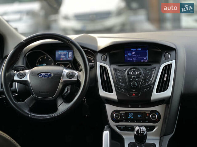 Серый Форд Фокус, объемом двигателя 1.6 л и пробегом 260 тыс. км за 8300 $, фото 29 на Automoto.ua
