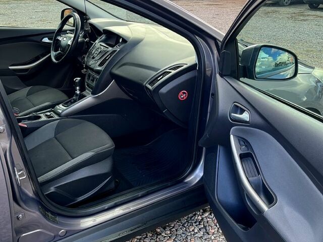 Серый Форд Фокус, объемом двигателя 1.6 л и пробегом 265 тыс. км за 6600 $, фото 10 на Automoto.ua