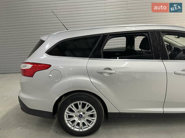 Серый Форд Фокус, объемом двигателя 1.6 л и пробегом 248 тыс. км за 7999 $, фото 6 на Automoto.ua