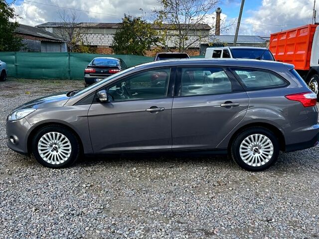 Серый Форд Фокус, объемом двигателя 1.6 л и пробегом 265 тыс. км за 6600 $, фото 1 на Automoto.ua