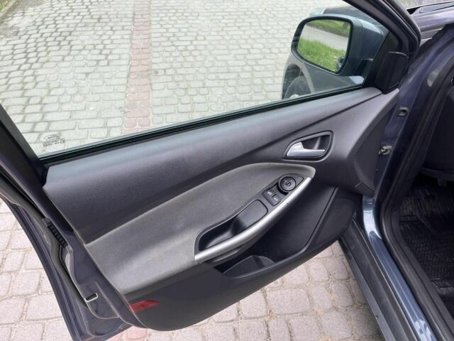 Серый Форд Фокус, объемом двигателя 1.6 л и пробегом 260 тыс. км за 7200 $, фото 13 на Automoto.ua