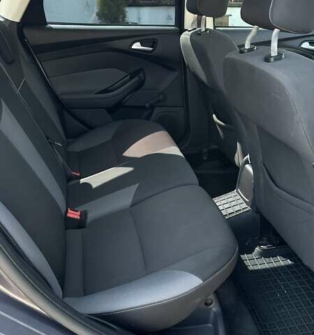 Серый Форд Фокус, объемом двигателя 1.6 л и пробегом 202 тыс. км за 8100 $, фото 12 на Automoto.ua