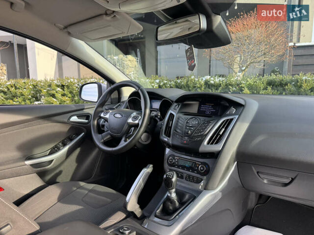 Серый Форд Фокус, объемом двигателя 1.6 л и пробегом 226 тыс. км за 8500 $, фото 36 на Automoto.ua