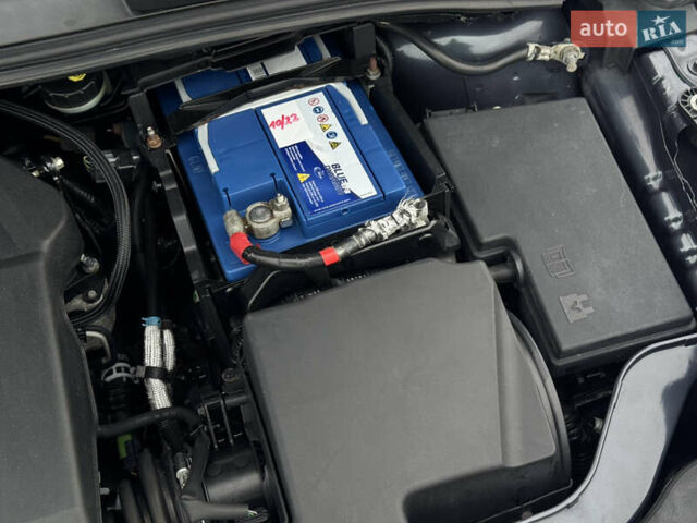 Сірий Форд Фокус, об'ємом двигуна 1.6 л та пробігом 246 тис. км за 8800 $, фото 105 на Automoto.ua