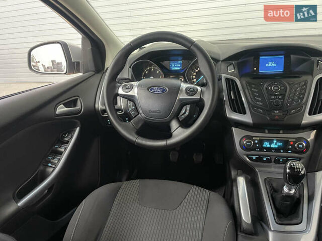Сірий Форд Фокус, об'ємом двигуна 1.6 л та пробігом 242 тис. км за 8450 $, фото 17 на Automoto.ua