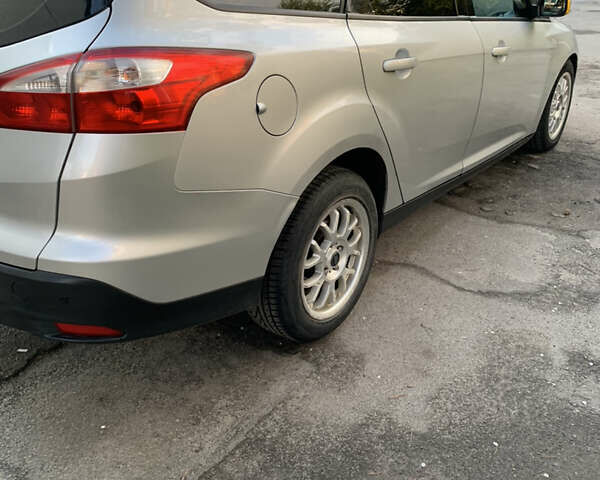 Серый Форд Фокус, объемом двигателя 1.56 л и пробегом 270 тыс. км за 7500 $, фото 17 на Automoto.ua