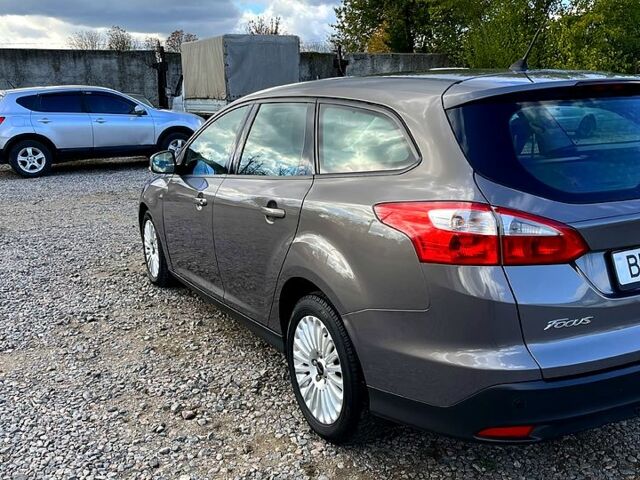 Серый Форд Фокус, объемом двигателя 1.6 л и пробегом 265 тыс. км за 6600 $, фото 4 на Automoto.ua