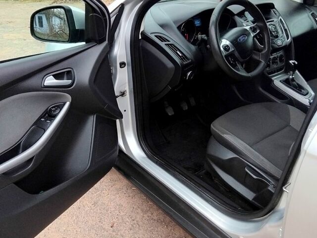 Сірий Форд Фокус, об'ємом двигуна 1.6 л та пробігом 273 тис. км за 7300 $, фото 9 на Automoto.ua