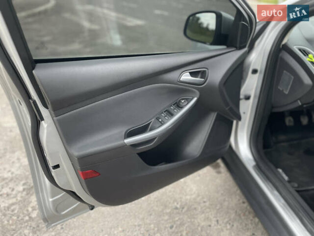 Сірий Форд Фокус, об'ємом двигуна 1.6 л та пробігом 204 тис. км за 8200 $, фото 11 на Automoto.ua