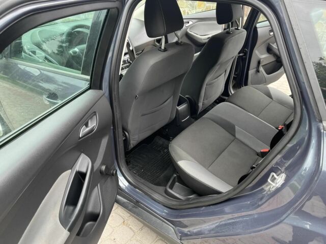 Серый Форд Фокус, объемом двигателя 1.6 л и пробегом 260 тыс. км за 7200 $, фото 15 на Automoto.ua