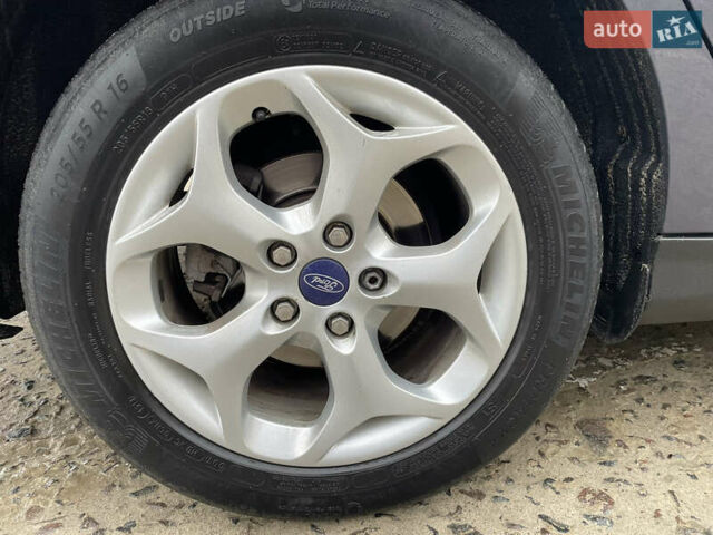 Серый Форд Фокус, объемом двигателя 1.56 л и пробегом 249 тыс. км за 8999 $, фото 15 на Automoto.ua