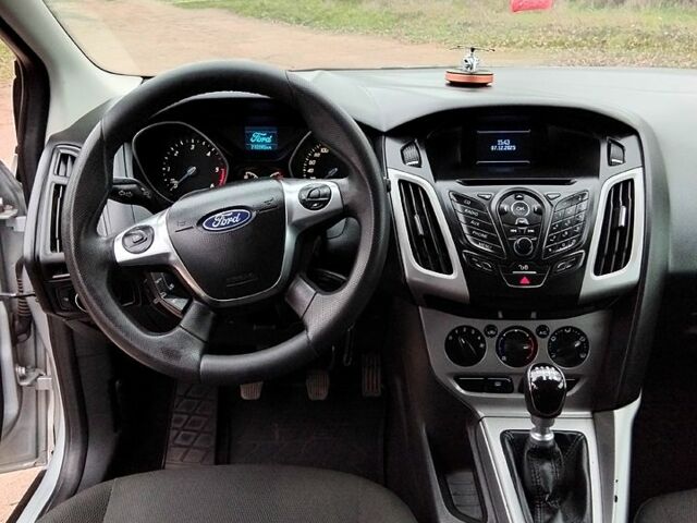 Серый Форд Фокус, объемом двигателя 1.6 л и пробегом 273 тыс. км за 7300 $, фото 11 на Automoto.ua