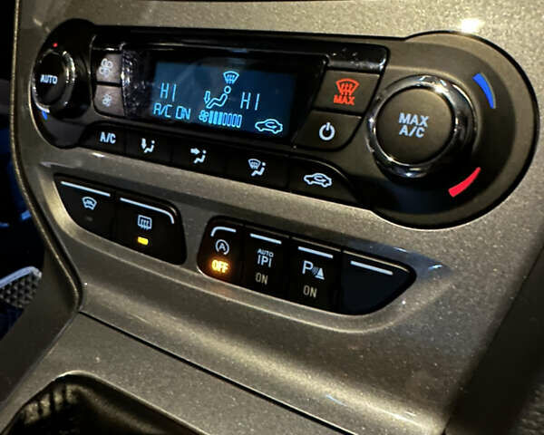 Серый Форд Фокус, объемом двигателя 1.6 л и пробегом 322 тыс. км за 8500 $, фото 18 на Automoto.ua