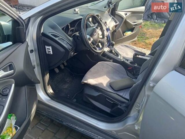 Серый Форд Фокус, объемом двигателя 1.56 л и пробегом 280 тыс. км за 6700 $, фото 5 на Automoto.ua