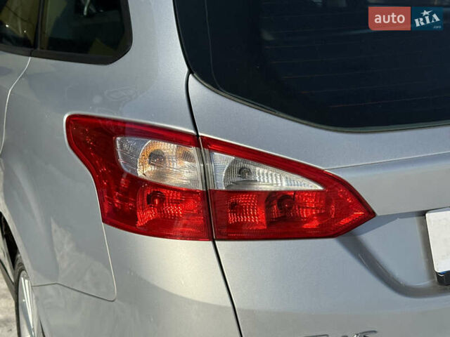 Серый Форд Фокус, объемом двигателя 1.56 л и пробегом 241 тыс. км за 7500 $, фото 47 на Automoto.ua