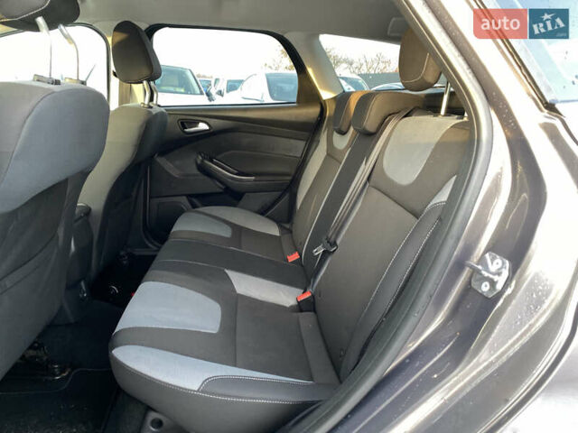 Серый Форд Фокус, объемом двигателя 1.6 л и пробегом 260 тыс. км за 8300 $, фото 44 на Automoto.ua