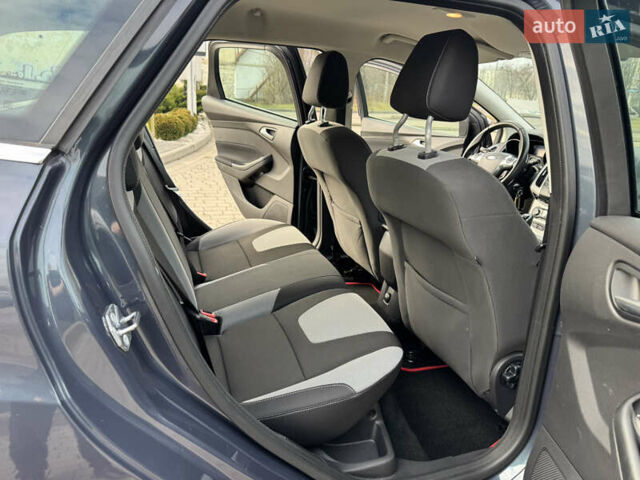 Серый Форд Фокус, объемом двигателя 1.6 л и пробегом 190 тыс. км за 8700 $, фото 6 на Automoto.ua
