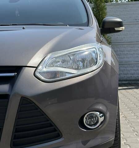 Серый Форд Фокус, объемом двигателя 1.6 л и пробегом 202 тыс. км за 8100 $, фото 4 на Automoto.ua