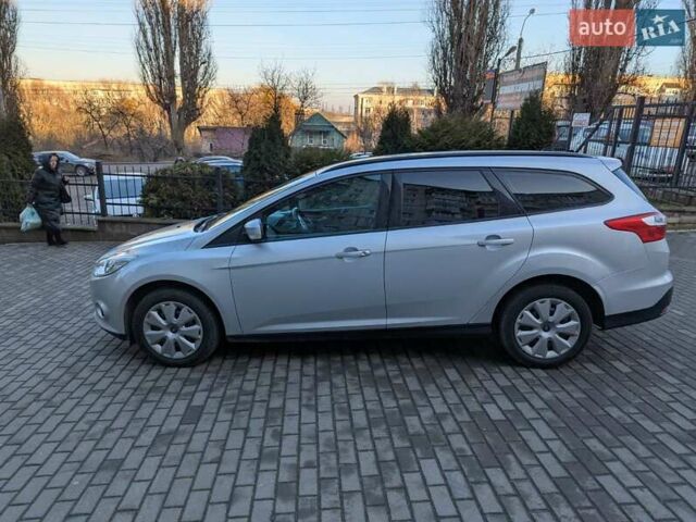 Форд Фокус 2012 у Рівному на Automoto.ua Сірий Форд Фокус, об'ємом двигуна 1.56 л та пробігом 241 тис. км за 7500 $, фото 12 на Automoto.ua