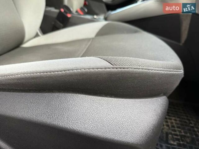 Сірий Форд Фокус, об'ємом двигуна 1.56 л та пробігом 270 тис. км за 6450 $, фото 31 на Automoto.ua