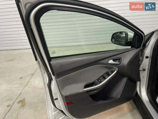 Серый Форд Фокус, объемом двигателя 1.6 л и пробегом 232 тыс. км за 7850 $, фото 28 на Automoto.ua