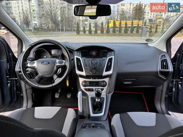 Серый Форд Фокус, объемом двигателя 1.6 л и пробегом 190 тыс. км за 8700 $, фото 5 на Automoto.ua