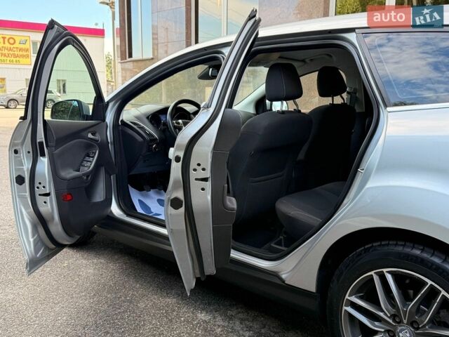 Сірий Форд Фокус, об'ємом двигуна 1.6 л та пробігом 250 тис. км за 8200 $, фото 15 на Automoto.ua