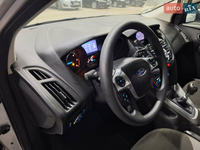 Серый Форд Фокус, объемом двигателя 1.6 л и пробегом 232 тыс. км за 7850 $, фото 36 на Automoto.ua