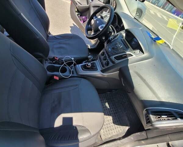 Серый Форд Фокус, объемом двигателя 1.56 л и пробегом 374 тыс. км за 6500 $, фото 5 на Automoto.ua