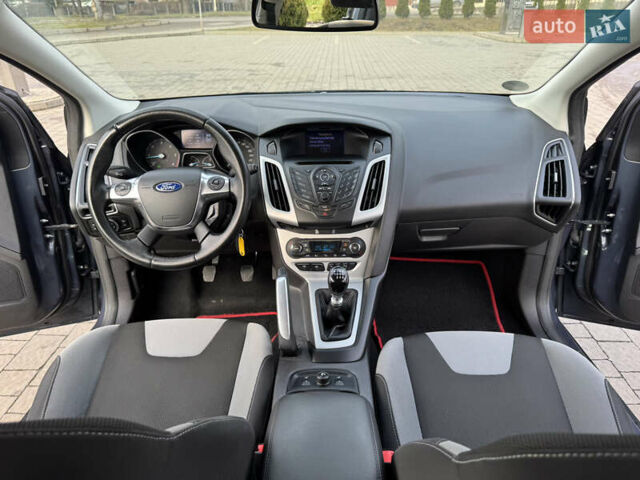 Серый Форд Фокус, объемом двигателя 1.6 л и пробегом 190 тыс. км за 8700 $, фото 38 на Automoto.ua