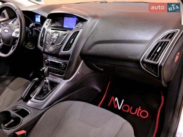 Серый Форд Фокус, объемом двигателя 1.6 л и пробегом 215 тыс. км за 5900 $, фото 38 на Automoto.ua