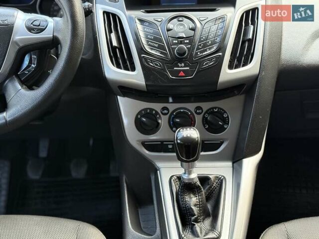 Сірий Форд Фокус, об'ємом двигуна 1.56 л та пробігом 270 тис. км за 6450 $, фото 51 на Automoto.ua