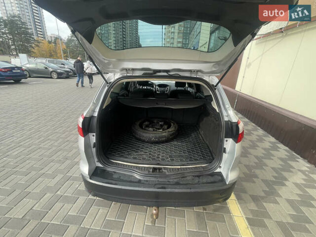 Сірий Форд Фокус, об'ємом двигуна 1.6 л та пробігом 240 тис. км за 7100 $, фото 1 на Automoto.ua