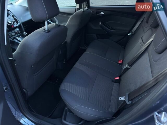 Серый Форд Фокус, объемом двигателя 1.6 л и пробегом 246 тыс. км за 8300 $, фото 76 на Automoto.ua