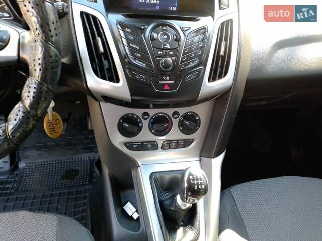 Серый Форд Фокус, объемом двигателя 1.56 л и пробегом 273 тыс. км за 7650 $, фото 21 на Automoto.ua