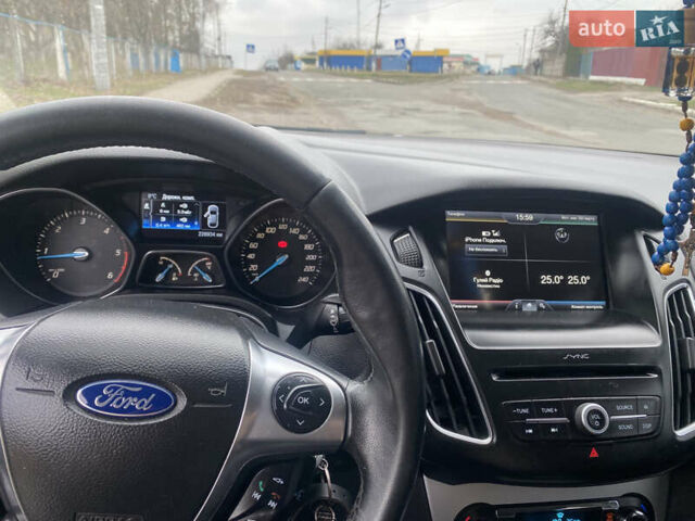 Сірий Форд Фокус, об'ємом двигуна 1.6 л та пробігом 228 тис. км за 8600 $, фото 3 на Automoto.ua