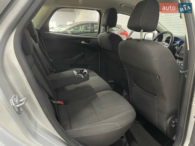 Сірий Форд Фокус, об'ємом двигуна 1.6 л та пробігом 242 тис. км за 8450 $, фото 22 на Automoto.ua