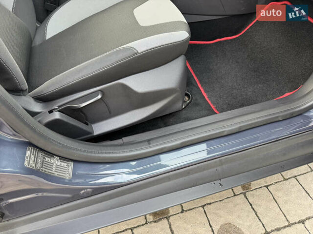 Серый Форд Фокус, объемом двигателя 1.6 л и пробегом 190 тыс. км за 8700 $, фото 51 на Automoto.ua